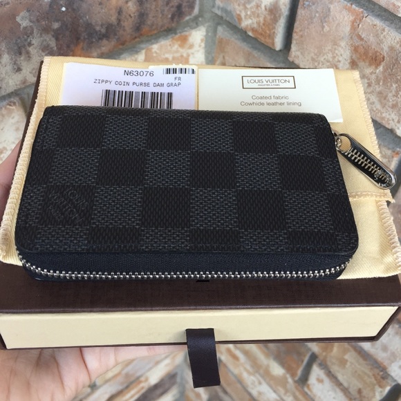 Louis Vuitton Handbags - Louis Vuitton zippy wallet damier graphite